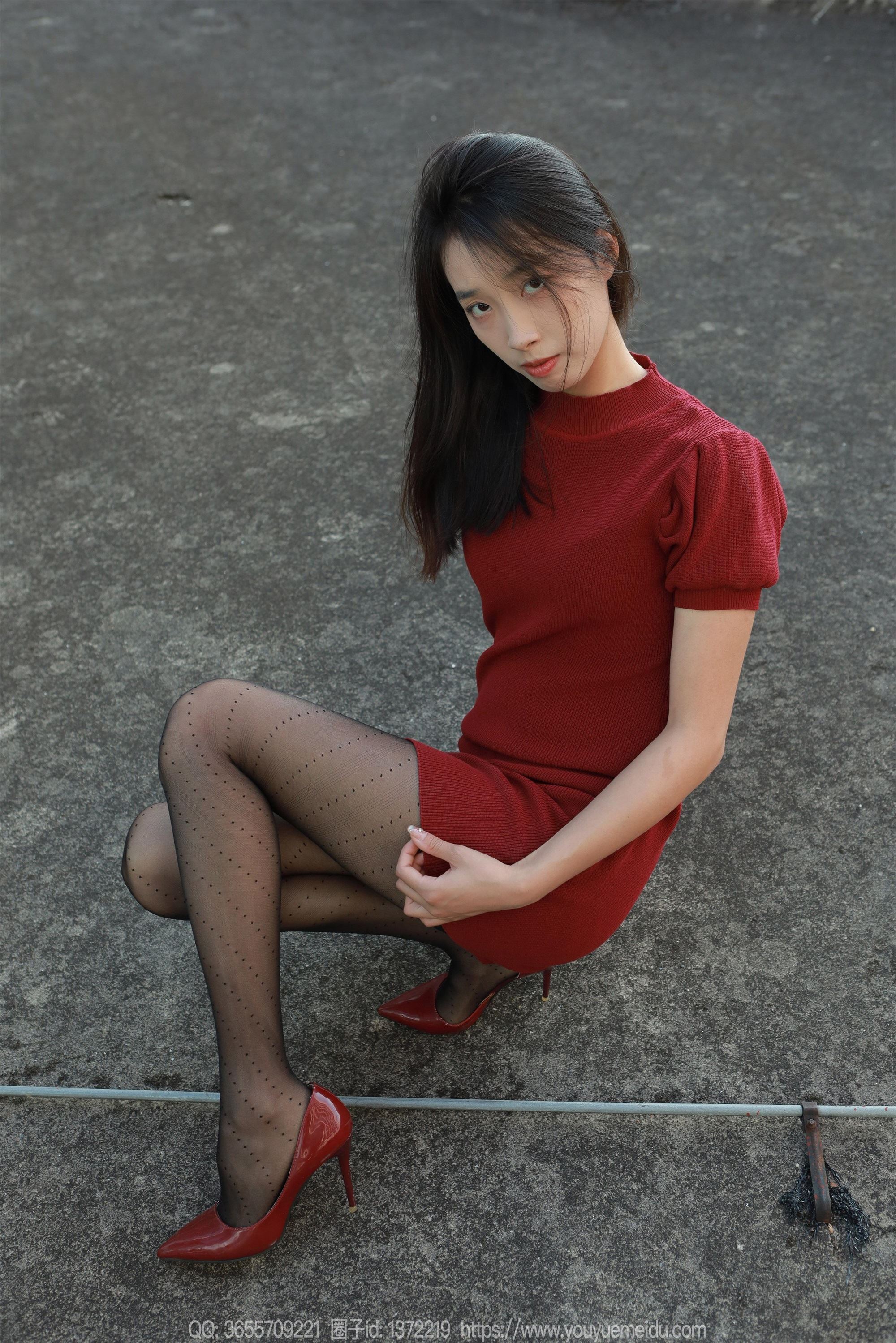 IESS异思趣向  2024.12.16 丝享家 1925 小九《黑色螺旋波点》